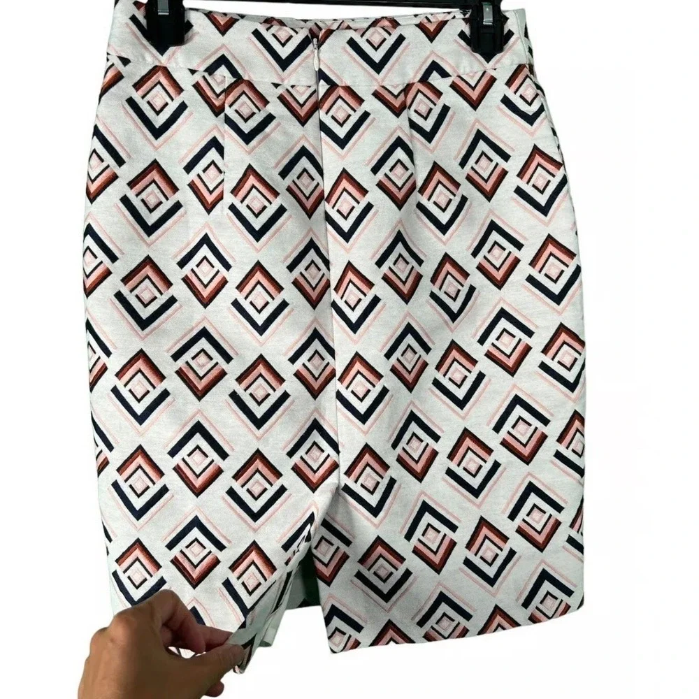 Ann Taylor Geometric‎ Chevron Print Skirt Size 8 Like New